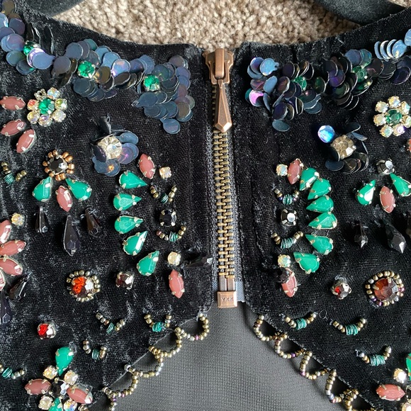 NWT gorgeous jewelled velvet dress - Picture 4 of 10